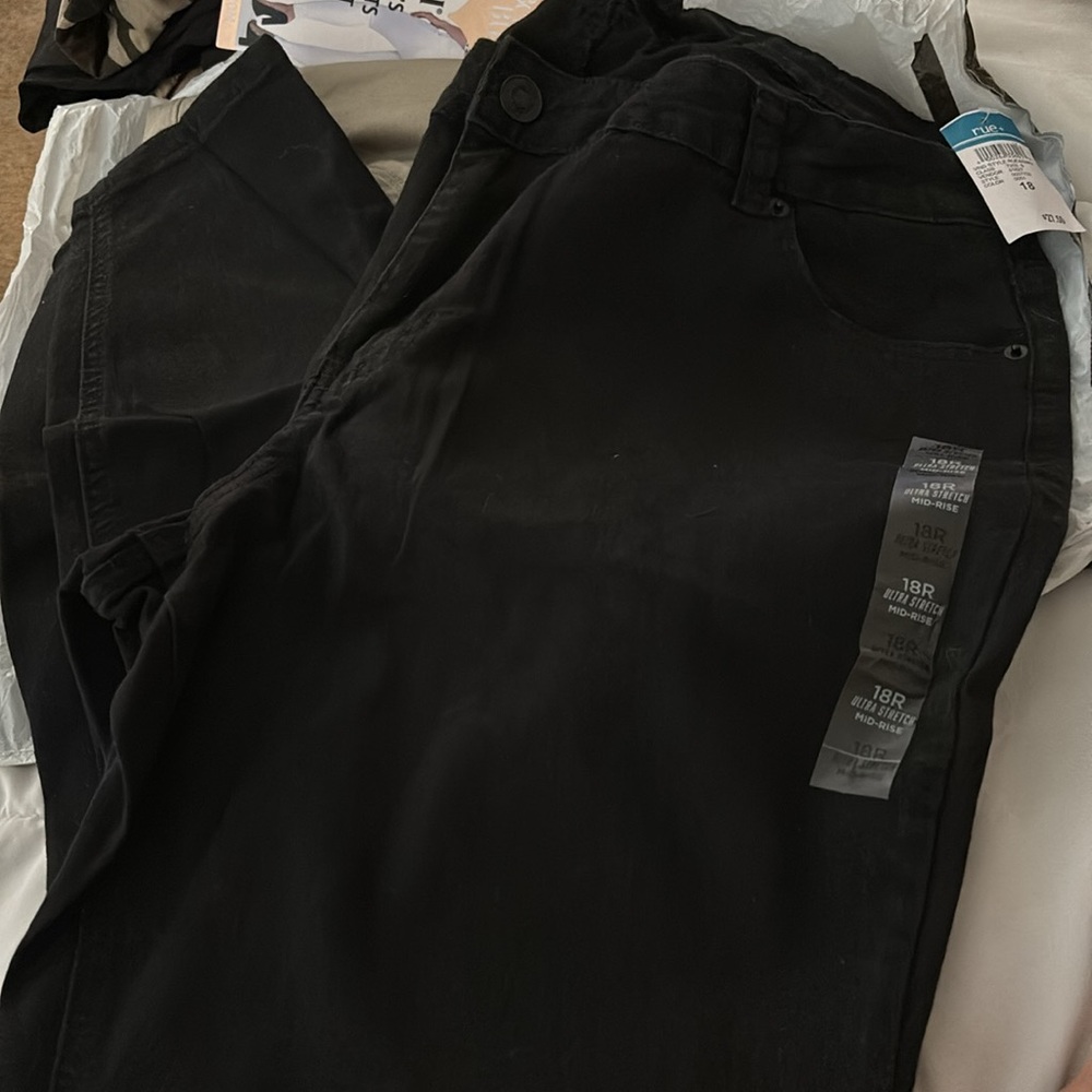 NWT BLACK ULTRA STRETCH MID RISE JEGGINGS SIZE 18